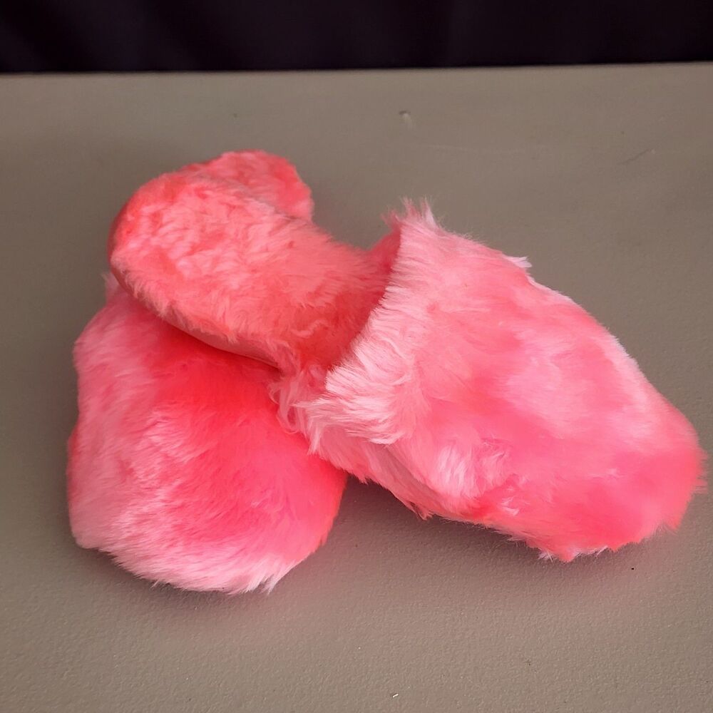 Mid-Century Hot Pink Mule Slipper plush, shaggy faux fur upper. Size 6